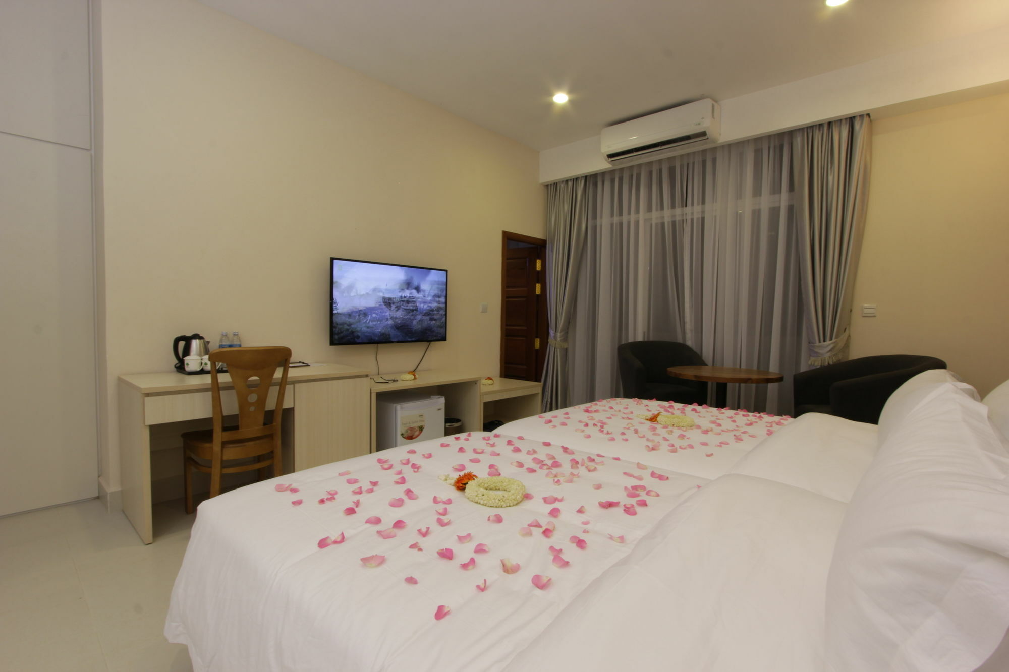 Yazhou Foryou Hotel Phnom Penh Exterior foto